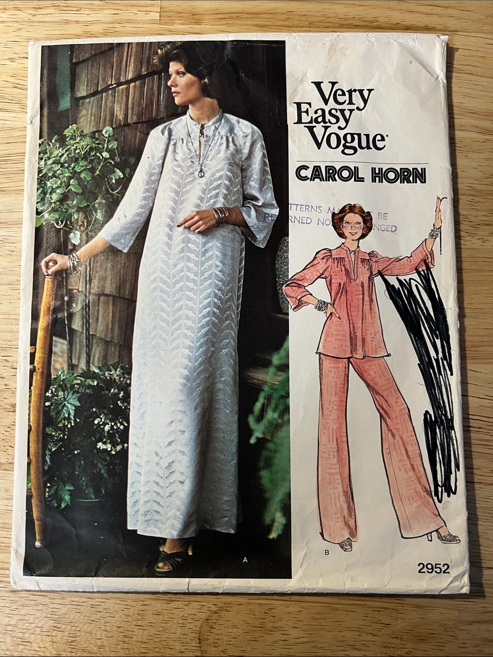 vintage Very  Easy Vogue  CAROL HORN pattern #2952 uncut no Label